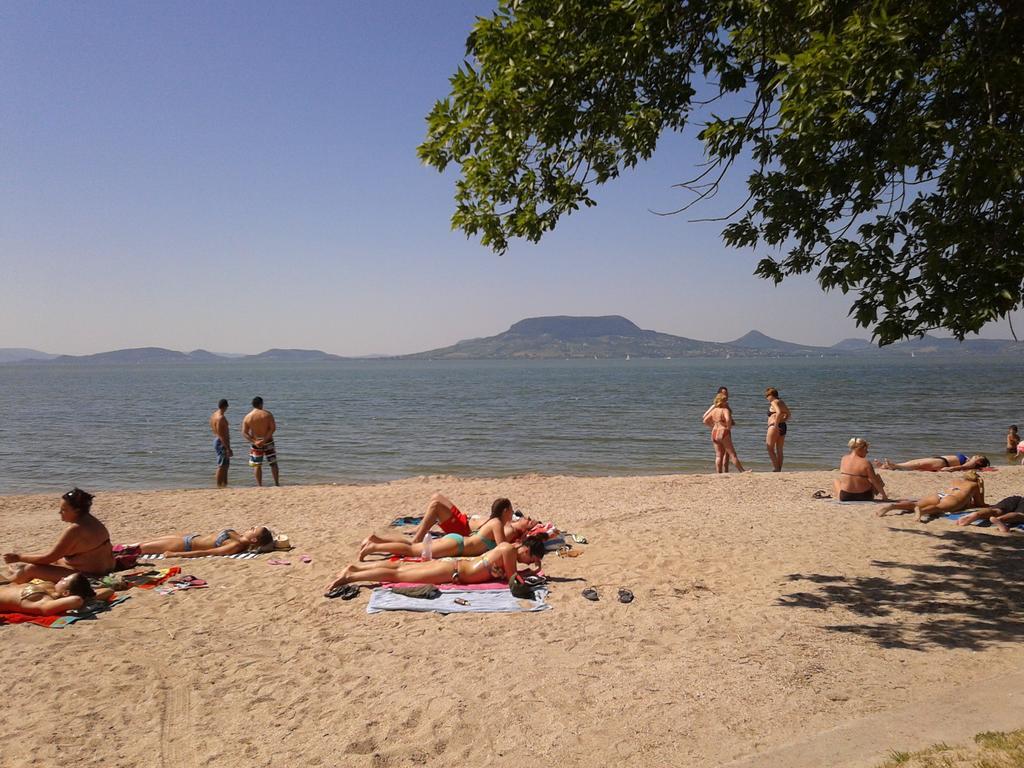 Kek Kucko Vendeghaz Leilighet Fonyód Rom bilde