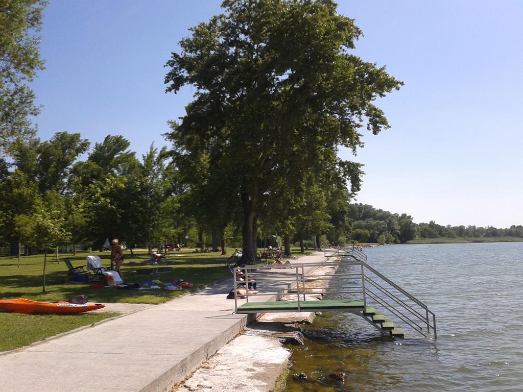 Kek Kucko Vendeghaz Leilighet Fonyód Rom bilde